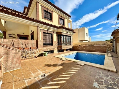 Casa a estrenar con piscina privada en la zona del Pinar, Torremolinos.