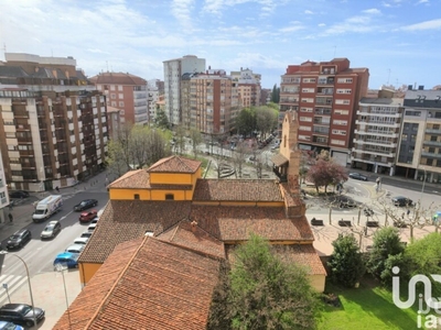 Piso 4 habitaciones de 107 m² en León (24003)