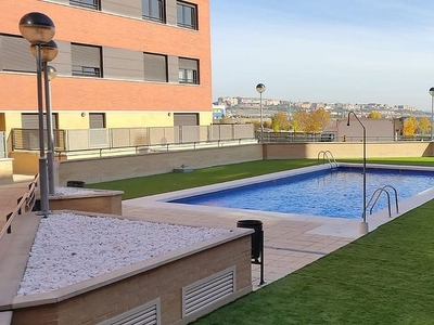 Piso en alquiler en Aranzana de 1 habitación con terraza y piscina
