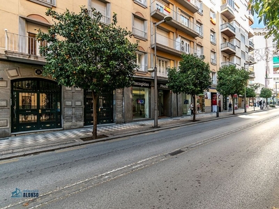 Piso en alquiler en calle Recogidas de 2 habitaciones con muebles y balcón