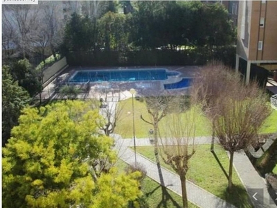 Piso en alquiler en Ciudad Jardín - Zoco de 4 habitaciones con terraza y piscina
