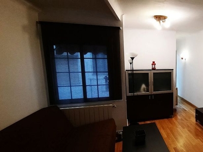 Piso en venta en calle De Jaume Pinent de 1 habitación con muebles y calefacción