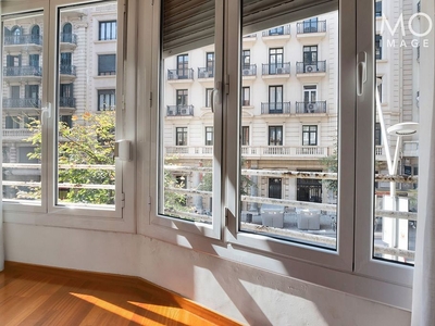 Piso en venta en Sant Gervasi - Galvany de 4 habitaciones con balcón y aire acondicionado