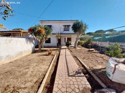 Vivienda con amplia parcela en Costabella