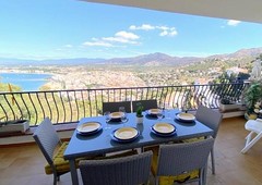 Apartment with private parking and large terrace with barbecue and sea view.