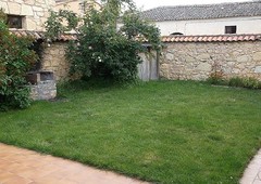 Chalet independiente, jardín y barbacoa -Segovia-