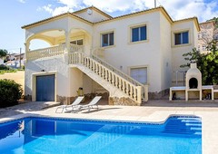 Villa con piscina privada en Calpe AT077