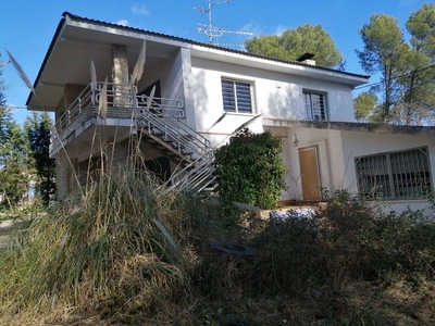 Chalet independiente con terreno en venta en la Cal Fèlix' Querol