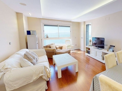 Piso en venta en Ceuta de 3 habitaciones con garaje y balcón