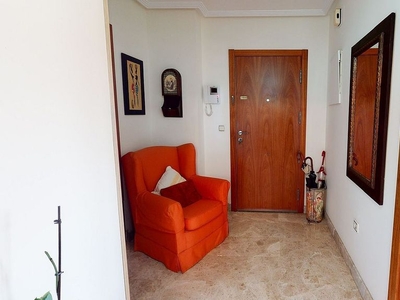 Piso en venta en Ceuta de 4 habitaciones con garaje y aire acondicionado