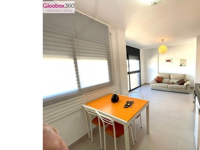 Piso con terraza y trastero, ideal para vivir todo el año, a cien metros del mar, Cambrils