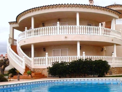Villa con terreno en venta en la Gran Vía de La Manga' Cartagena