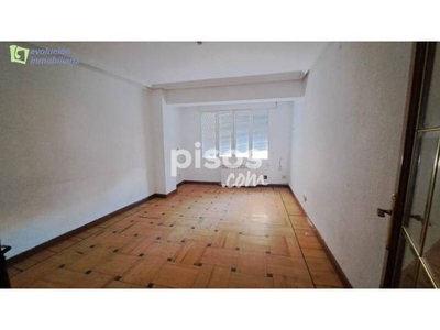 Apartamento en venta en Calle de Vitoria, cerca de Calle del Alcalde Martín Cobos