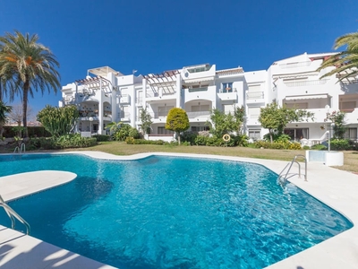 Apartamento en venta en New Golden Mile, Estepona, Málaga