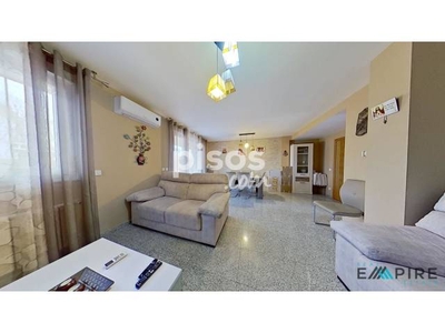 Casa adosada en venta en Calle Centro