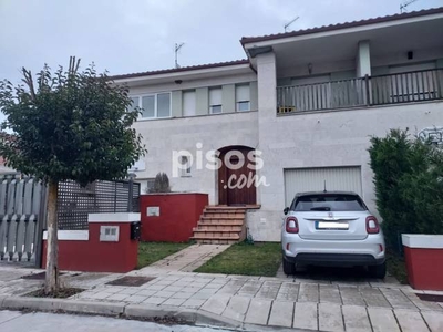 Casa adosada en venta en Calle del Pintor Ignacio del Río