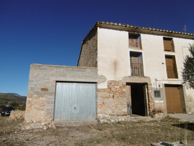 Casa con terreno en Sierra Engarcerán