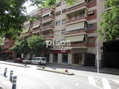 Piso en venta en Calle Carrer de Ramon J. Sender, nº 9