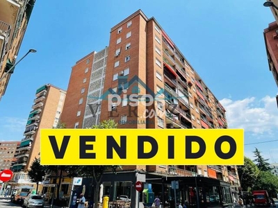 Piso en venta en Calle de las Banderas de Castilla