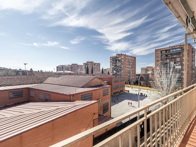 Venta de piso con terraza en Cartuja (Granada), Alcampo