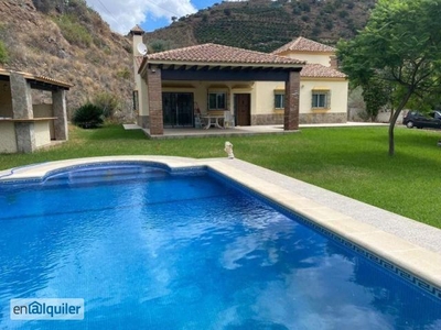 Alquiler casa piscina Arenas de Velez