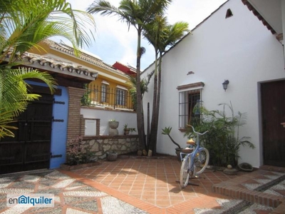 Alquiler casa trastero y piscina Centro ciudad