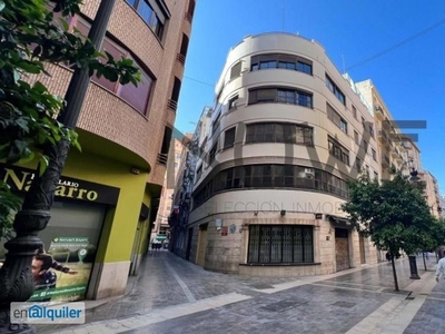 Alquiler piso ascensor y trastero Ciutat vella