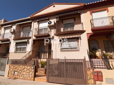 Casa adosada en venta en Calle de Carlos Cano