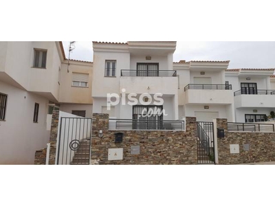 Casa adosada en venta en El Palmeral