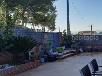 Chalet con 4 habitaciones amueblado con parking, piscina, calefacción, aire acondicionado y vistas a la montaña en Castellbisbal