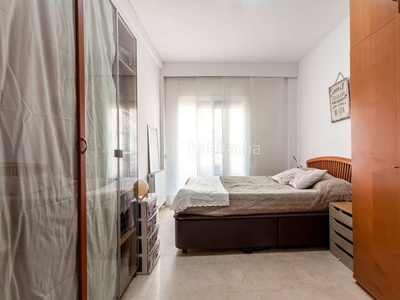 Dúplex con 4 habitaciones con ascensor y calefacción en Cornellà de Llobregat