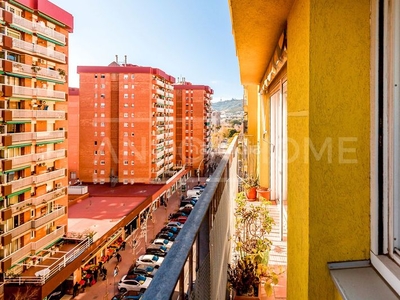 Piso andor home les ofrece en exclusiva este inmueble situado en la calle antonio machado en Barcelona