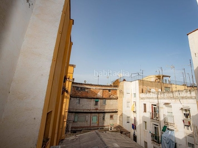 Piso con 3 habitaciones en Raval Barcelona