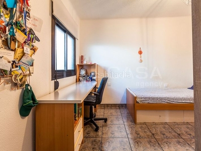 Piso con 4 habitaciones amueblado con calefacción, aire acondicionado y vistas a la montaña en Sant Boi de Llobregat