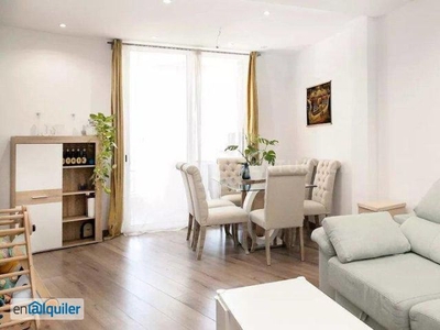 Piso de 4 habitaciones en alquiler en Badalona