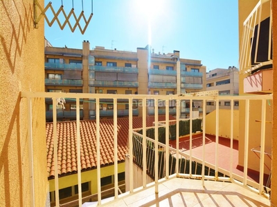 Piso en av. pallaresa con balcón en Riu Nord Santa Coloma de Gramenet