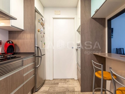 Piso en carrer de tarragona piso con 3 habitaciones amueblado con calefacción y aire acondicionado en Prat de Llobregat (El)