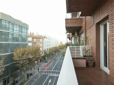 Piso ¡piso con amplia terraza en la mejor zona ! en Esplugues de Llobregat