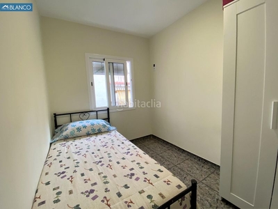 Piso precioso piso semi-reformado de 3 habitaciones en Hospitalet de Llobregat (L´)