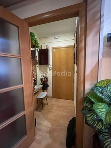 Piso tres habitaciones calefaccion en Sants-Badal Barcelona