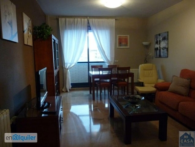 Alquiler de Apartamento 3 dormitorios, 2 baños, 1 garajes, Buen estado, en Mérida, Badajoz