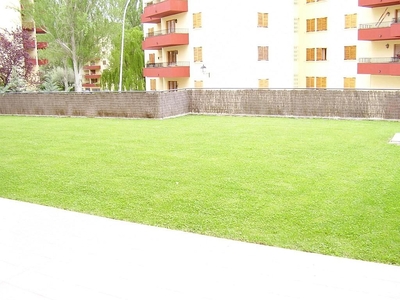 Alquiler de apartamento en calle Del Ferial de 1 habitación con terraza y piscina
