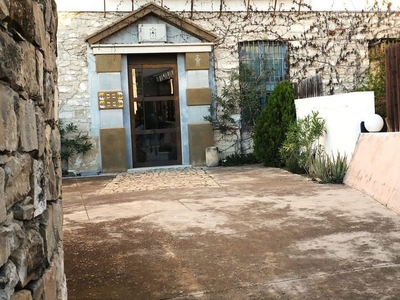 Alquiler de dúplex en calle Montiel de 2 habitaciones con piscina y garaje