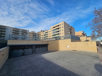 Alquiler de piso en calle Maurice Ravel de 3 habitaciones con terraza y garaje