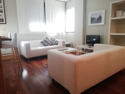 Alquiler de piso en calle Villa de Madrid de 2 habitaciones con piscina y muebles
