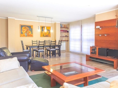 Alquiler de piso en Centro - Castellón de la Plana de 5 habitaciones con garaje y muebles