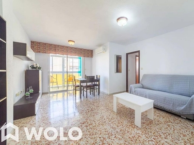 Alquiler de piso en Nueva Andalucía de 4 habitaciones con muebles y balcón