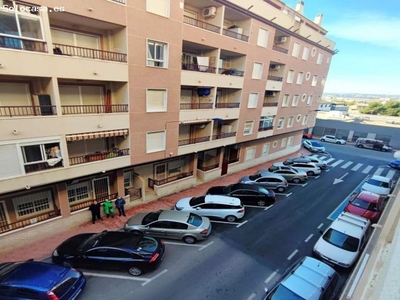 Bonito apartamento en venta en torrevieja