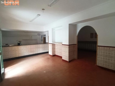 Casa en Sagunto con local comercial planta baja