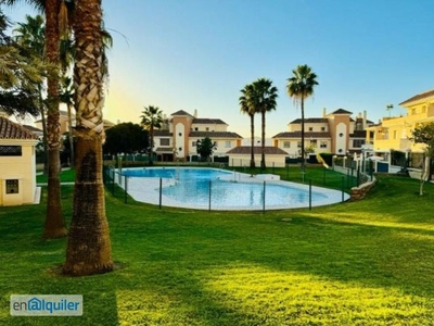 Magnífico piso con gran terraza, parking y piscina en Caleta de Vélez!